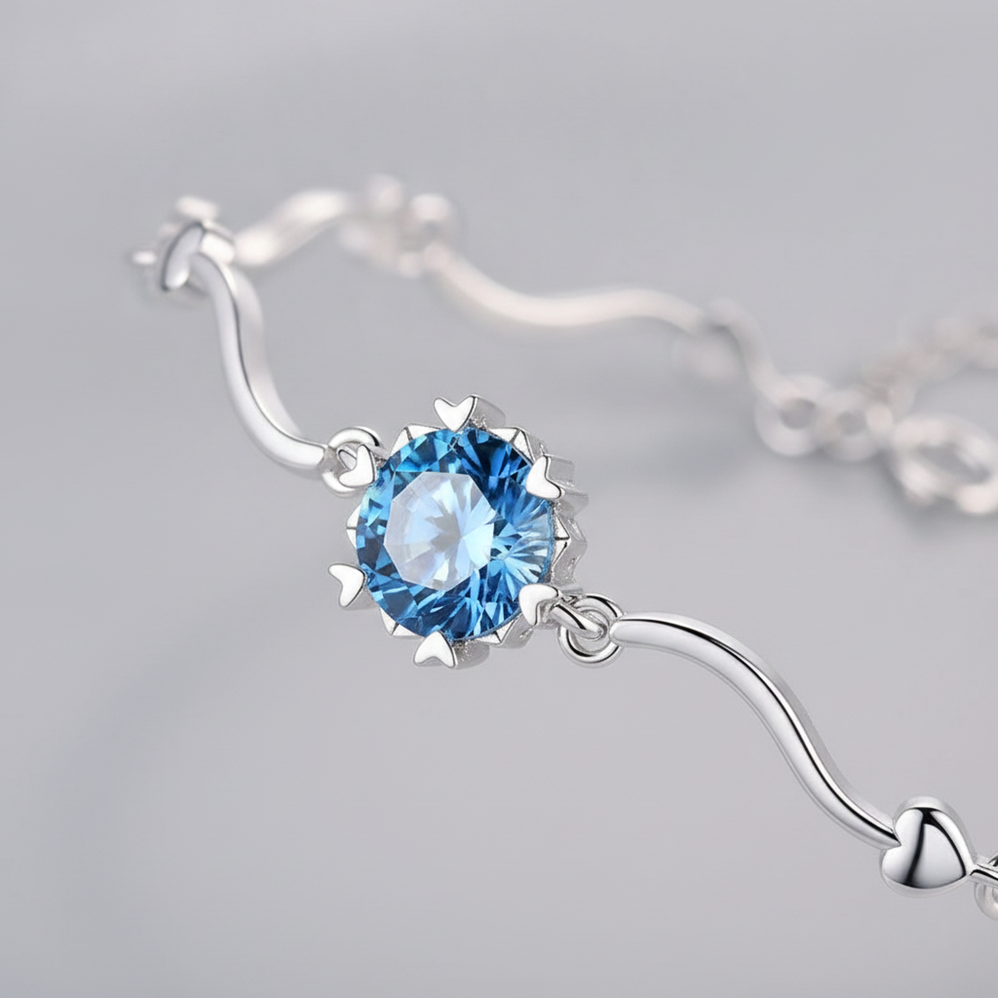 Blue Solitaire Chain Bracelet detail