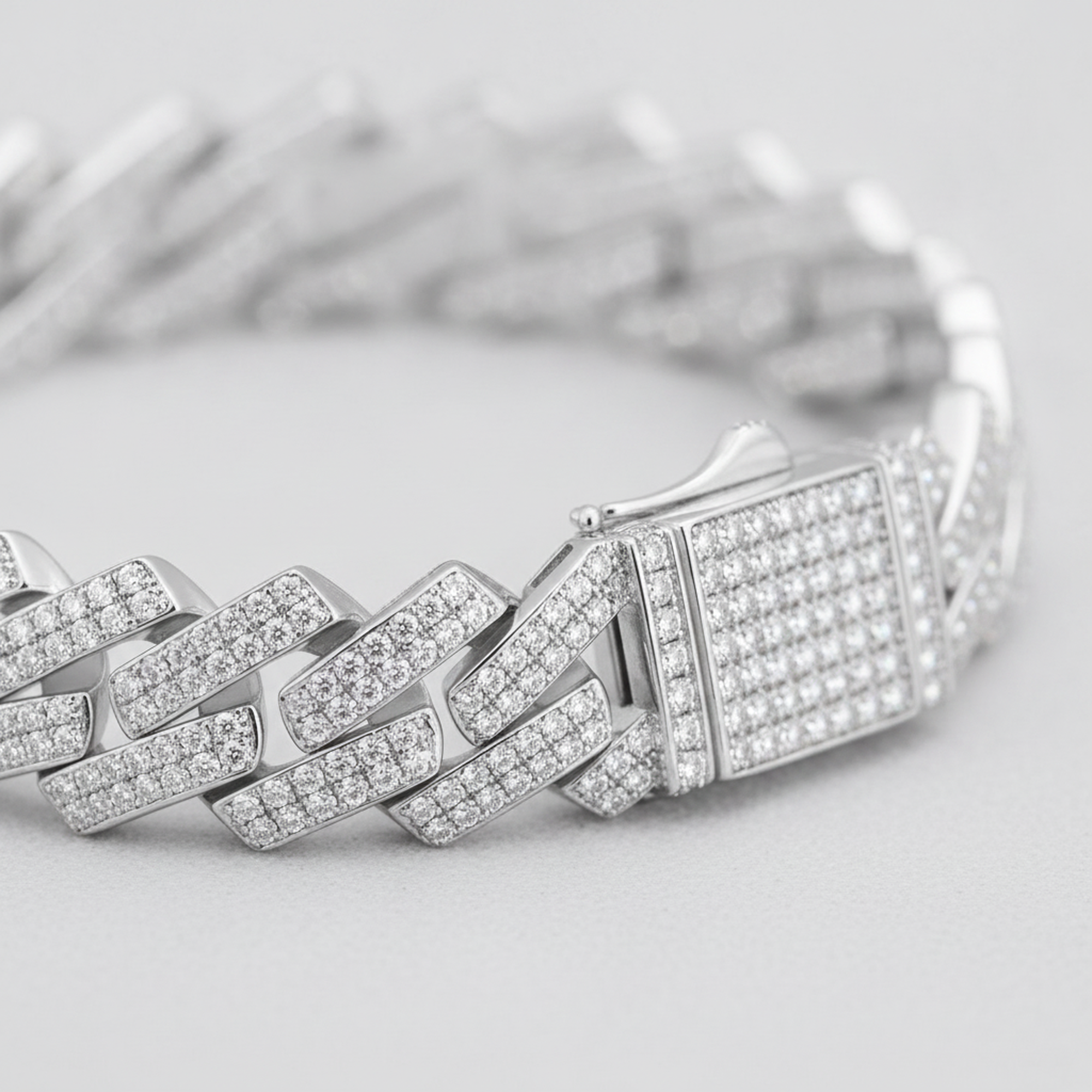 Emerald-Cut Tennis Bracelet detail