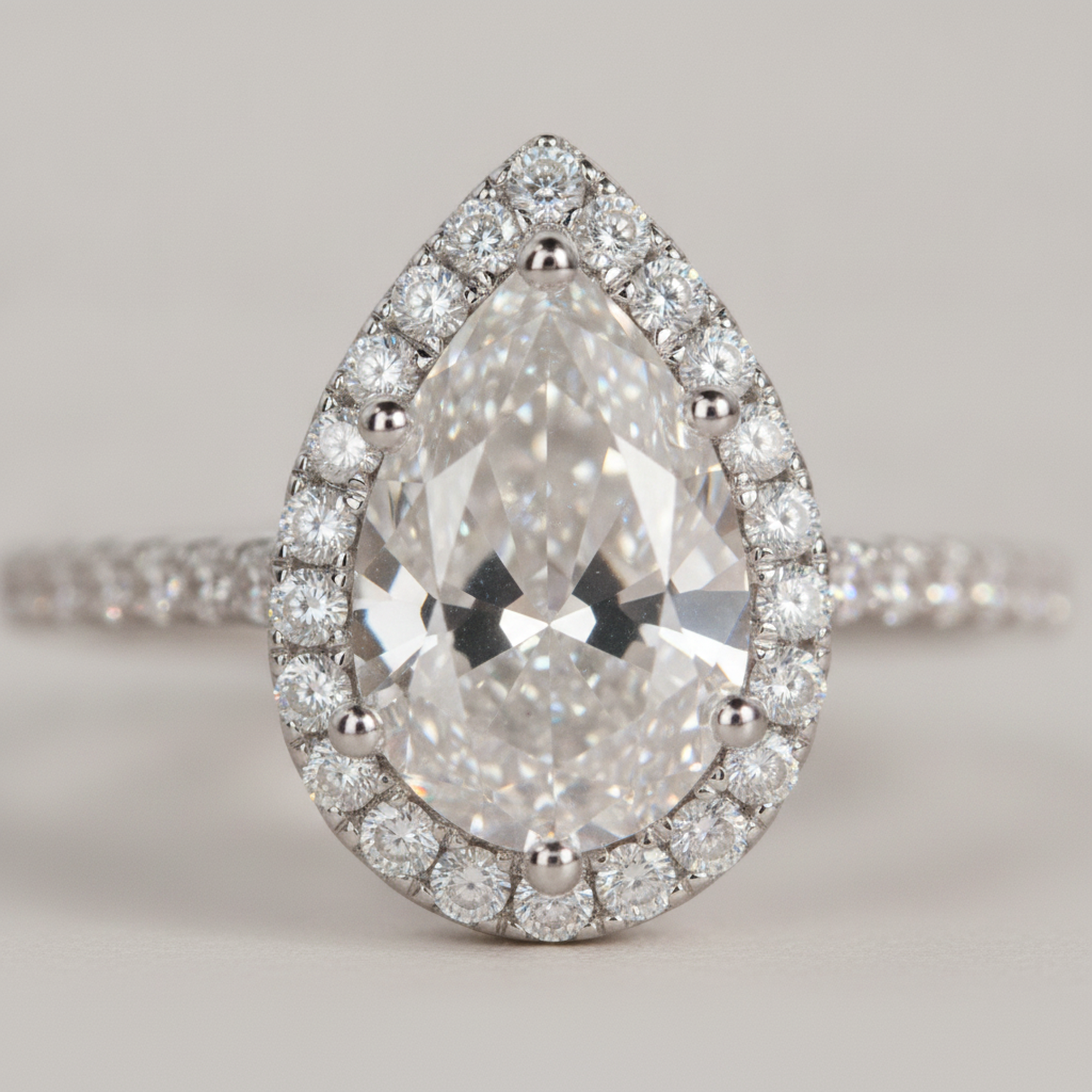 3ct Pear Bridal Set close-up