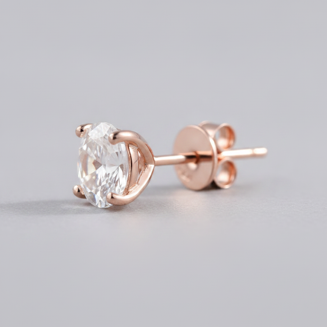 0.8ct Round Studs — image 2